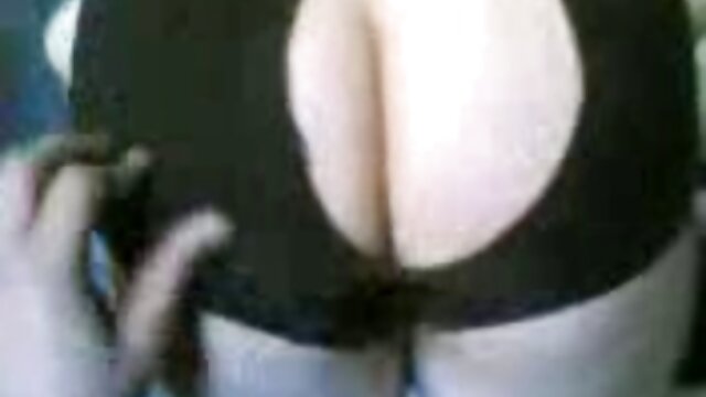 Az ínycsiklandó barna szex pornó videó Melina Mason megfújja a farkat, és jól megeszik